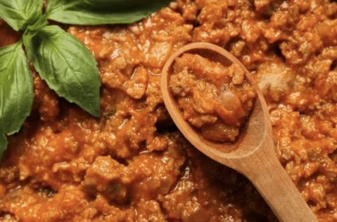 Sauce à spaghetti maison dans une casserole